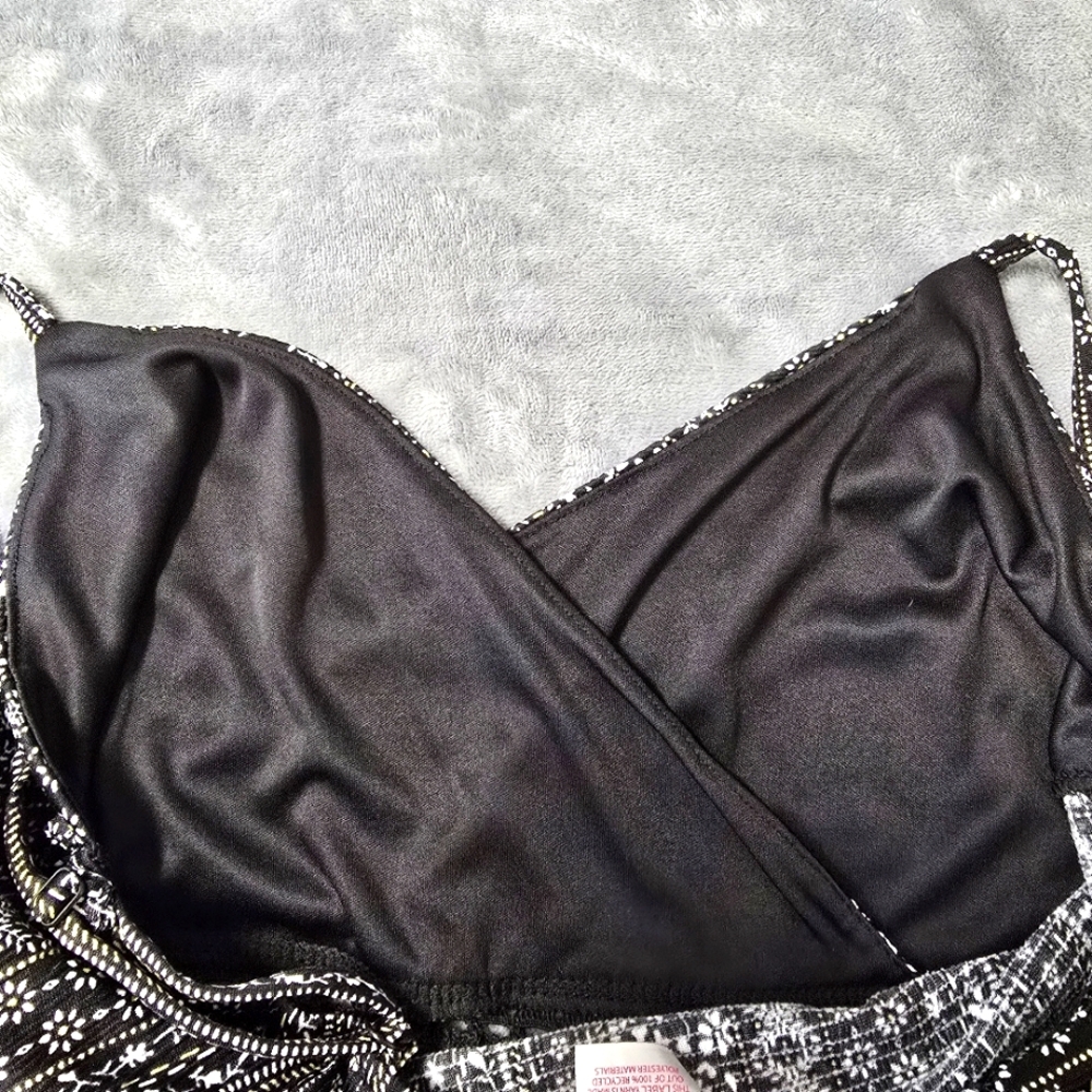 2/$30 Black Floral Jumpsuit Crochet Detail Side Leg Slits Women Sz L (11-13) - Picture 12 of 16